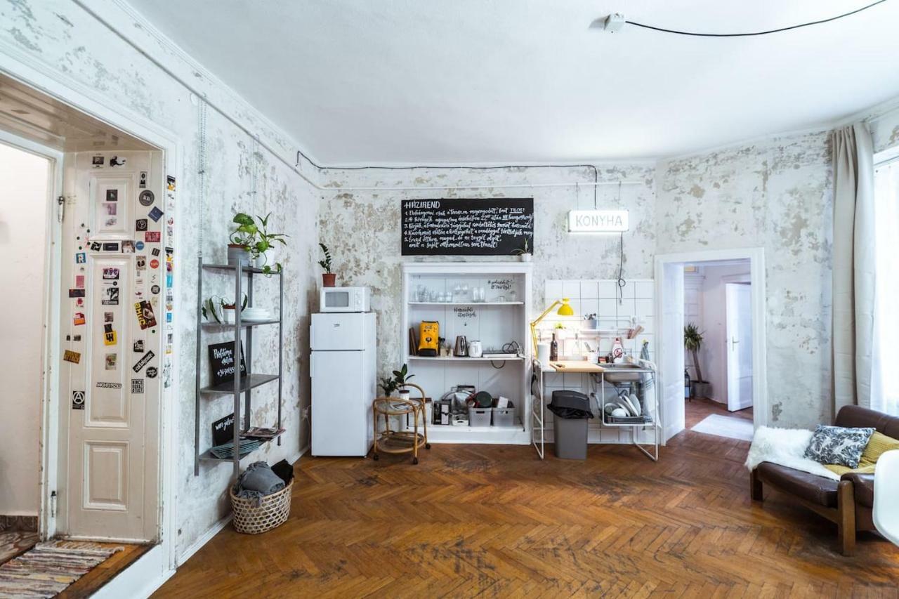 A Szoba Apartman Pecs Bagian luar foto