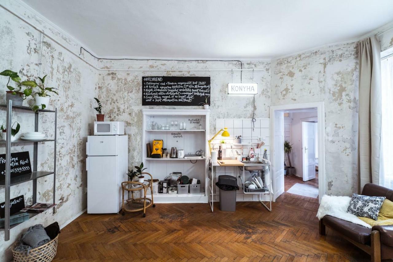 A Szoba Apartman Pecs Bagian luar foto