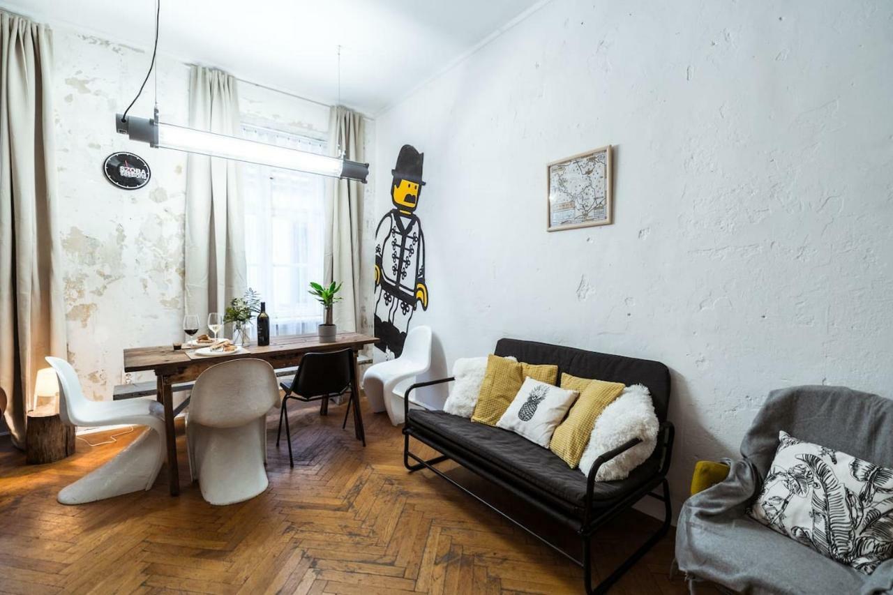 A Szoba Apartman Pecs Bagian luar foto